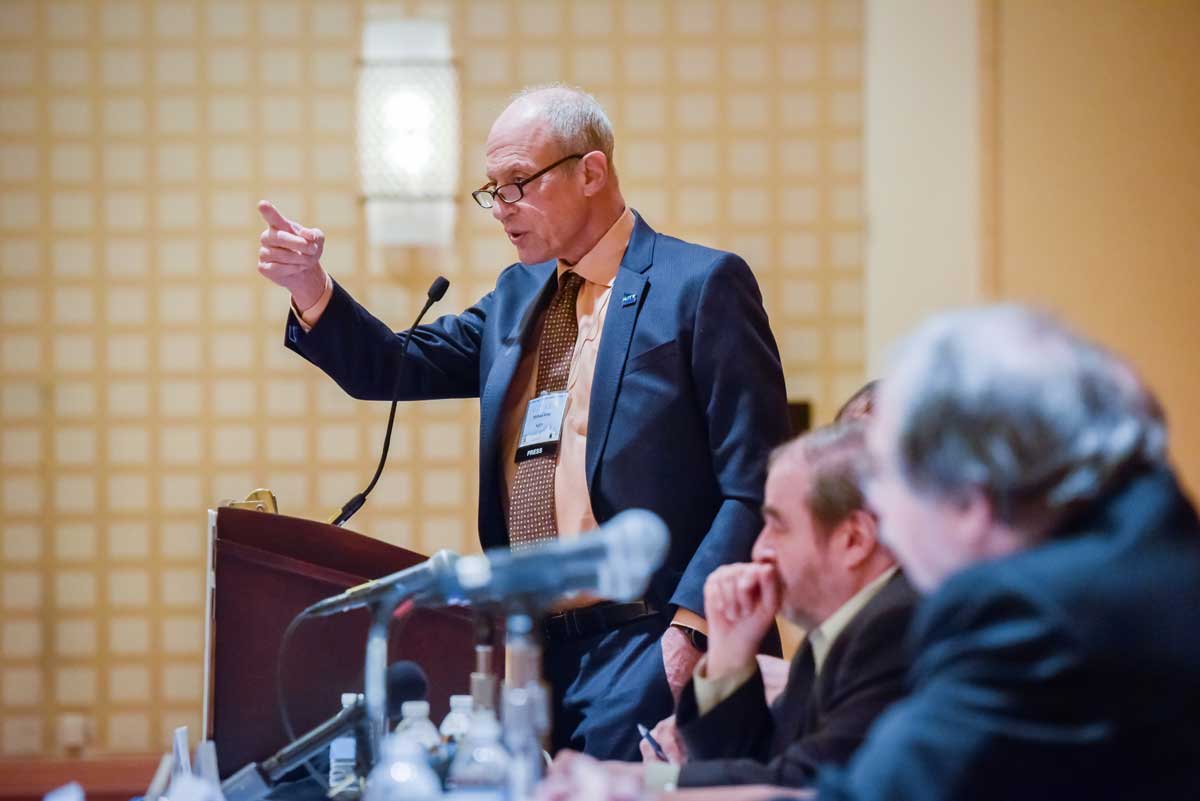 Michael Aron moderates the NJ Chamber Reporters Roundtable